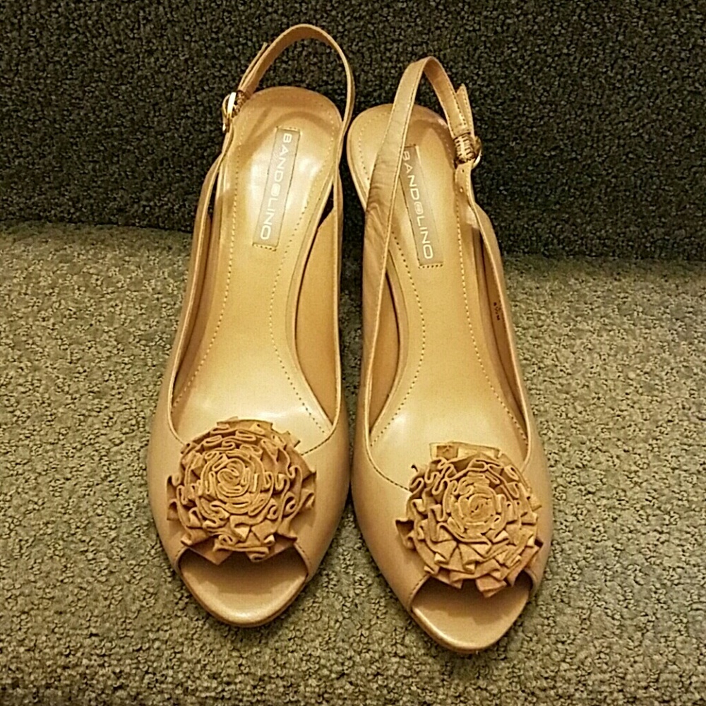 Bandolino Sandals Heels Shoes. NEW. Size 8.5.